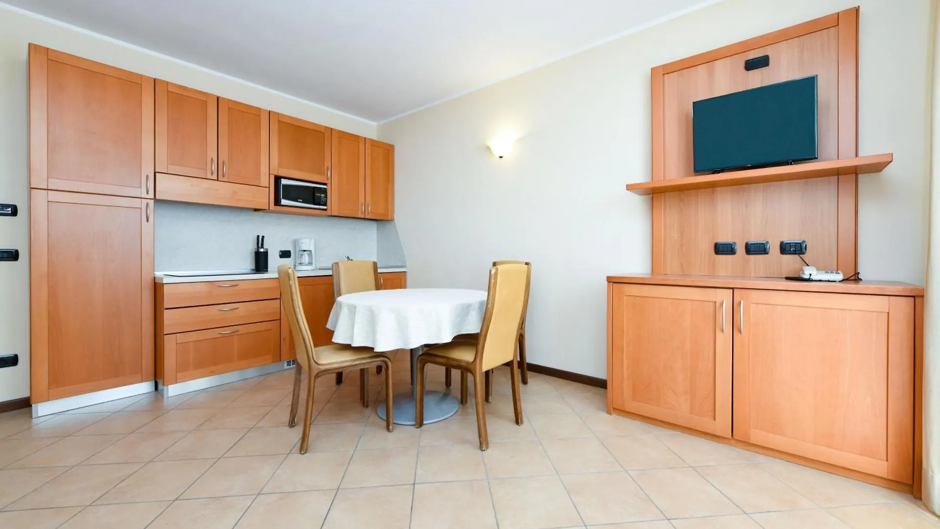 Aparthotel Residence Bellavista Tignale Italy