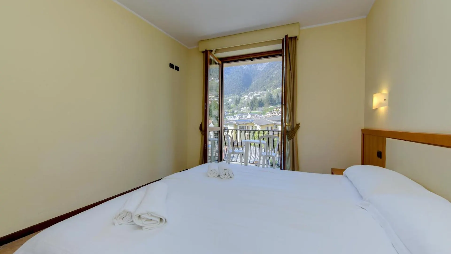 Residence Bellavista Tignale Ξενοδοχείο με διαμερίσματα