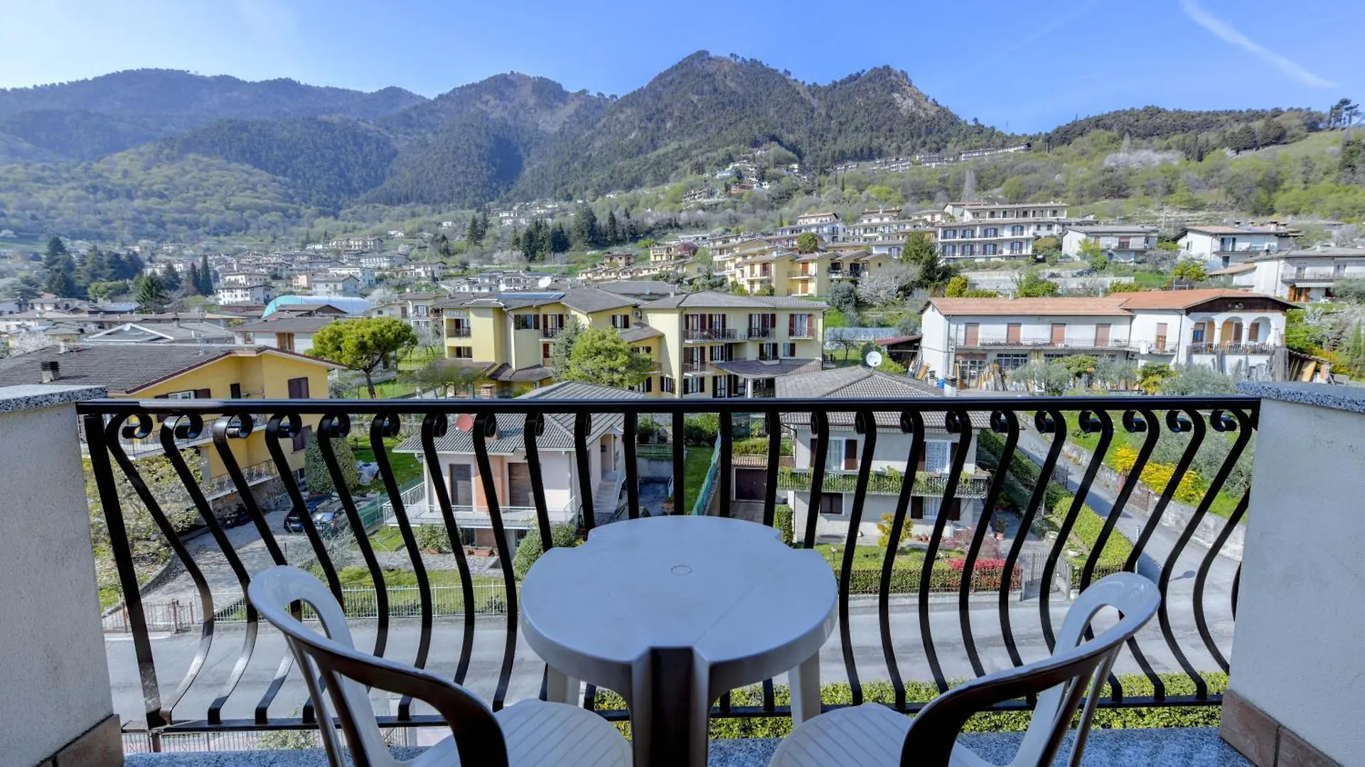 Aparthotel Residence Bellavista Tignale Italy